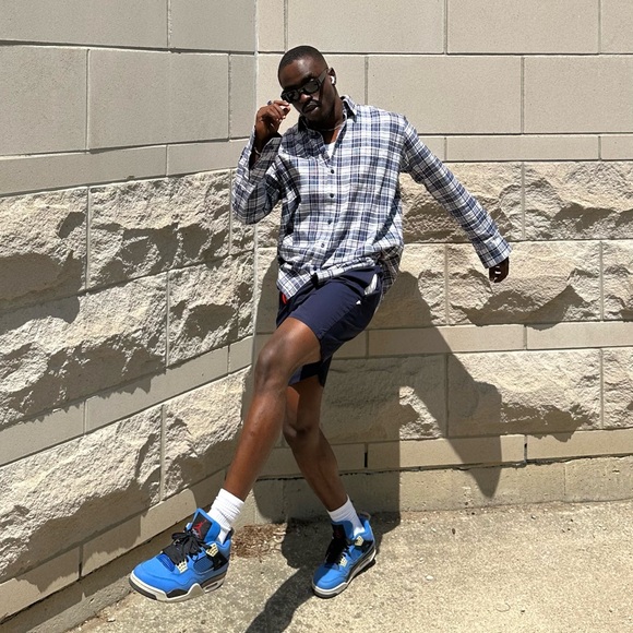 Giacomo Plaid Twill Button-Up Flannel
Size: M
color: Blue - Picture 5 of 6